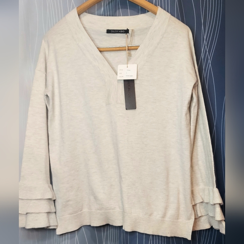 Dolce Cabo Cream V-Neck Blouse